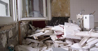 Демонтаж хрущевки в Вязьме - удаление старых полов и стен по выгодной цене от 1731 рублей.