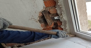 Демонтаж оконных откосов по выгодной цене от 509 руб. в Вязьме - Сварной-Взь