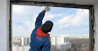 Демонтаж остекления балкона в Вязьме - цена от 560 руб. - Сварной-Взь